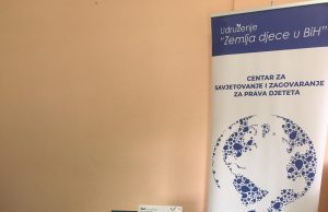 Udruženje Zemlja djece u Bosni i Hercegovini započelo podjelu 77 tablet-računara za socijalno ugroženu djecu sa prostora Tuzlanskog kantona