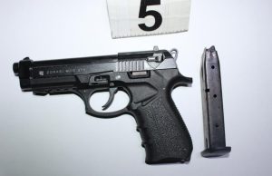 Određen pritvor za četiri osumnjičena iz Živinica zbog više krivičnih djela razbojništva