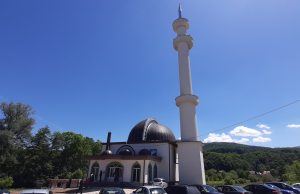 U Novoj džamiji džemata Gračanica počelo obavljanje vjerskih obreda