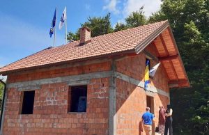 Pokrivena kuća porodici Selimović