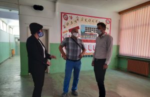 Ministar Baraković posjetio Drugu osnovnu školu i O.Š. Višća