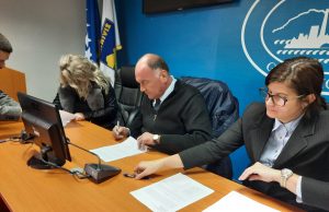 Gradonačelnik Živinica potpisao 122 ugvora za stipendiranje učenika i studenata