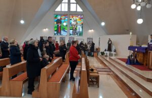 Upaljena prva adventska svijeća u Župi svetog Ivana Krstitelja