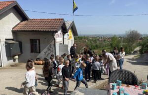 Mališani JU Dječije obdanište Živinice posjetili farmu Glibanović