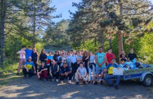 Učenici OŠ “Živinice Gornje” očistili “Rudine” pa pozvali građane da čuvaju prirodu