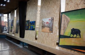 Akademski slikar Samir Dervišević u Živinicama upriličio izložbu ˝ Grad i vrijeme˝