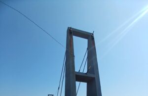 Zatvoren pješački most na Šarenjaku! Građani isti koriste na svoju odgovornost!