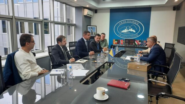 1b7165bc-fd68-443c-8d30-cfb69a6dd954