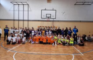 Održano rukometno takmičenje u Prvoj osnovnoj školi: Natjecanje pratili treneri ŽRK Živinice