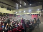 Predstava “Novogodišnja tv emisija Ledenka Zimića” izvedena i pred prvačićima