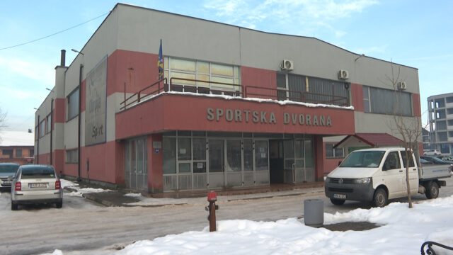 858_9491.MXF.04_08_26_15.Still001